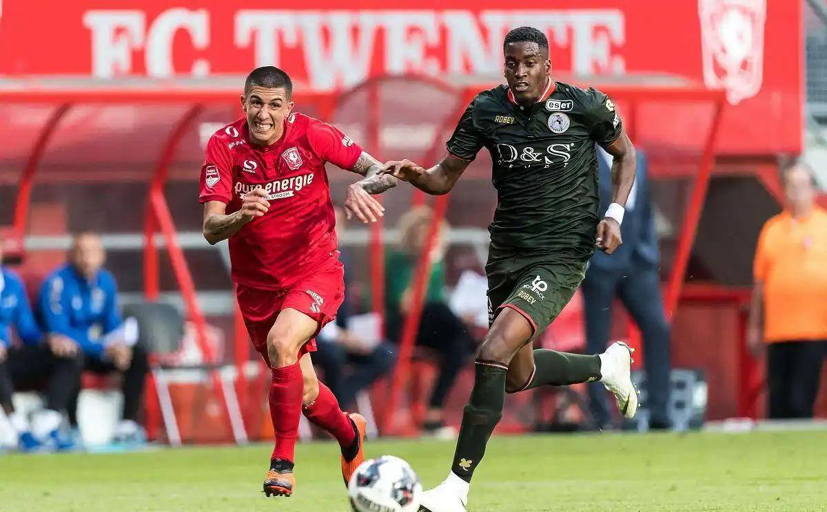 其中男子2 其中男子2