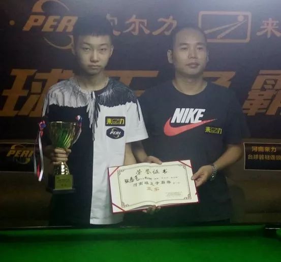 旅途补水更 旅途补水更